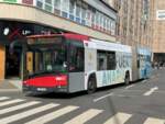 Rheinbahn 8584, Solaris Urbino 18 IV mit der Werbung : Schauinsland Reisen auf der 834 nach D-Oberkassel Belsenplatz (Düsseldorf Hbf) 06.04.2024